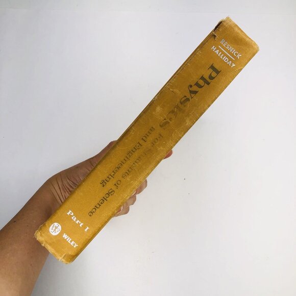 PHYSICS For Students Of Science and Engineering Part 1 By Pro Resnick & Halliday - Picture 3 of 8